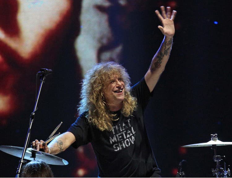 Bývalého bubeníka Guns N' Roses Stevena Adlera hospitalizovali