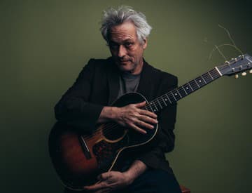 Americký gitarista Marc Ribot odohrá sólový koncert v Lučenci Americký gitarista Marc Ribot odohrá sólový koncert v Lučenci
