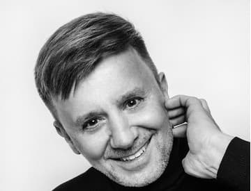 Šesťdesiatku by mu nikto netipoval. Petr Kotvald ju oslávi albumom a koncertom Šesťdesiatku by mu nikto netipoval. Petr Kotvald ju oslávi albumom a koncertom