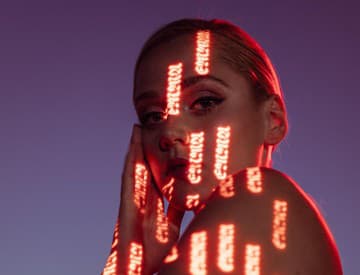 Emma Drobná ohlasuje druhý album a vydáva singel Demons. Stane sa hitom? Emma Drobná ohlasuje druhý album a vydáva singel Demons. Stane sa hitom?