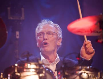 Zomrel bubeník Ginger Baker, zakladajúci člen kapely Cream Zomrel bubeník Ginger Baker, zakladajúci člen kapely Cream