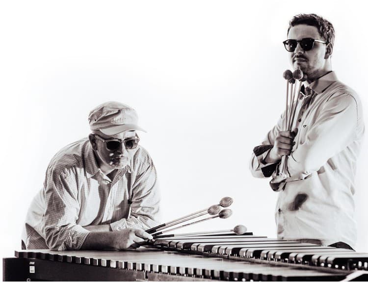 Bubeníci Matej Smutný a Peter Solárik vyrážajú na unikátnu Marimba Tour