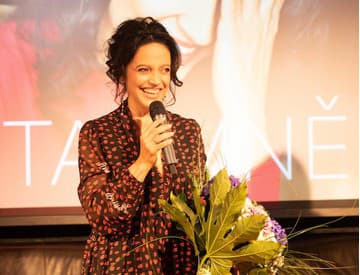 Lucie Bílá pokrstila nový album a prevzala zaň zlatú platňu Lucie Bílá pokrstila nový album a prevzala zaň zlatú platňu