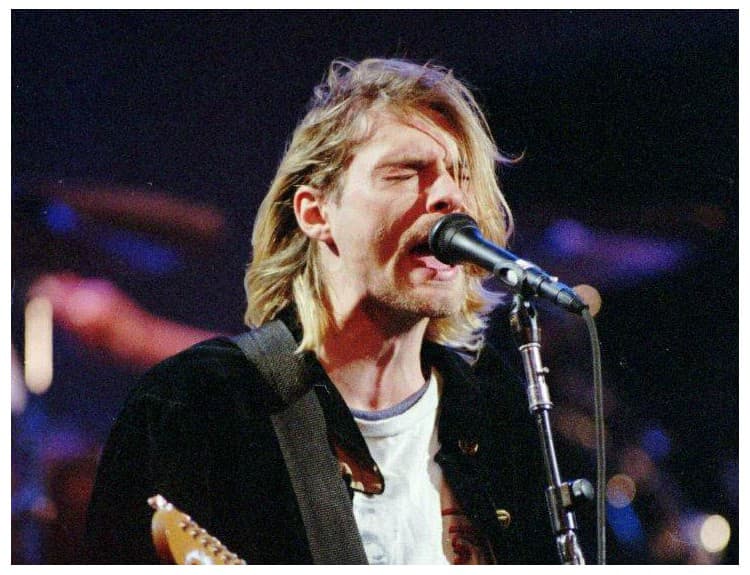 Sveter Kurta Cobaina z MTV Unplugged vydražili za 334-tisíc dolárov