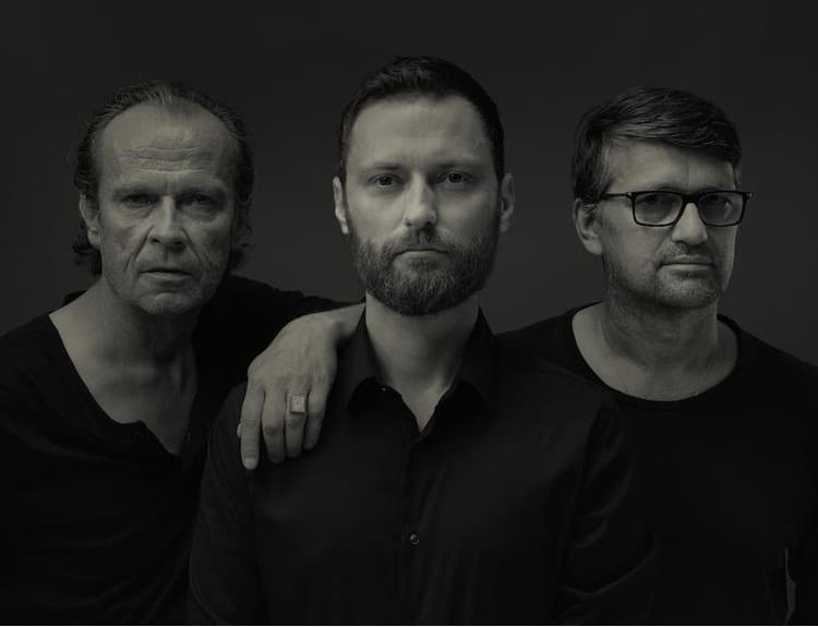 Matej Koreň vydáva debutový album Stigmy. Autormi sú H. Leško a M. Maďarič
