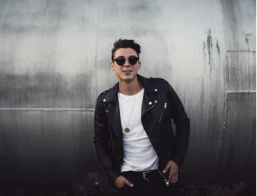 Český spevák Sebastian vydal nový album Rub a líc. Pridal aj nový videoklip Český spevák Sebastian vydal nový album Rub a líc. Pridal aj nový videoklip