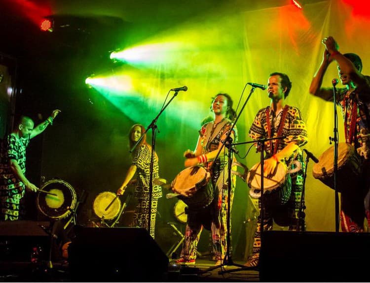 Koncert afrických rytmov: Do Bratislavy prídu bubeníci zo Senegalu 