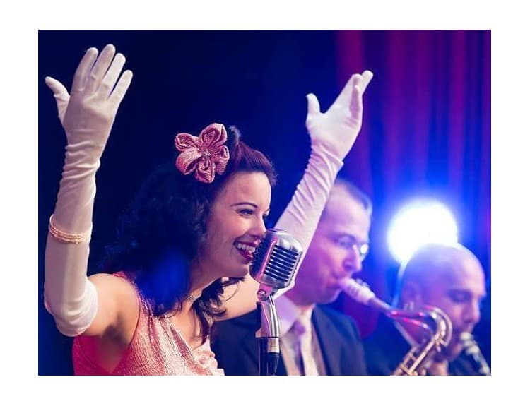 Swingový orchester Fats Jazz Band vydal vianočný album Swingin' Christmas