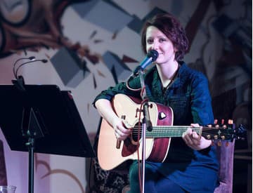 Viki Olejárová predstaví autorské piesne v rámci festivalu Slovenská krčma Viki Olejárová predstaví autorské piesne v rámci festivalu Slovenská krčma