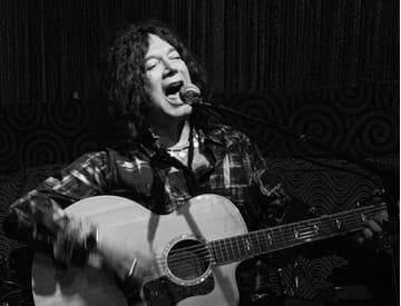 Koronavírus zabil aj spoluautora hitu I Love Rock 'n' Roll Alana Merrilla