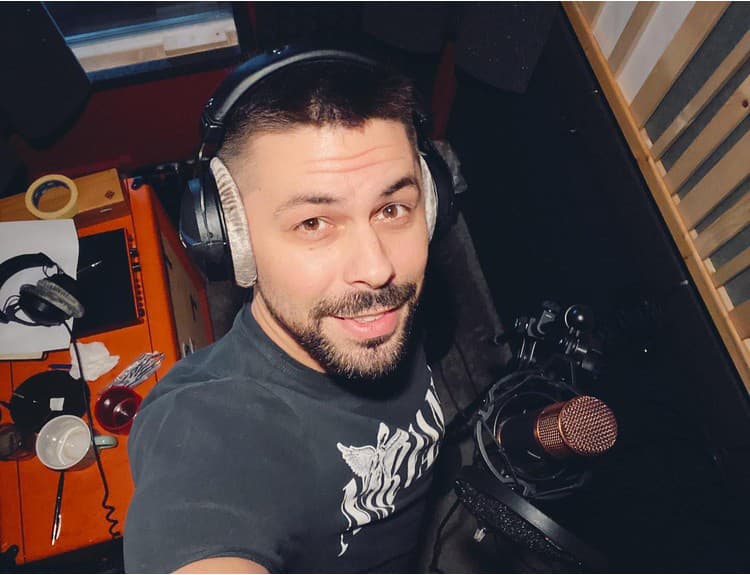 Adam Ďurica zverejnil singel Vlci. S energickým refrénom otvára ďalšiu kapitolu