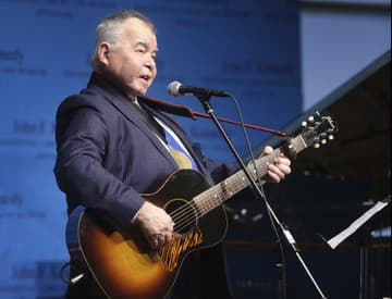 John Prine, legenda amerického folku, podľahol nákaze koronavírusom John Prine, legenda amerického folku, podľahol nákaze koronavírusom