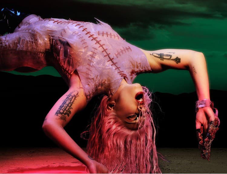 Planétu Lady Gaga obývajú len ľudia so zmyslom pre gýč a okázalosť