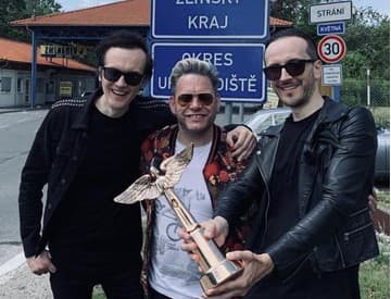 Nocadeň dostali českú cenu Anděl. Porota ocenila ich album Auróra Nocadeň dostali českú cenu Anděl. Porota ocenila ich album Auróra