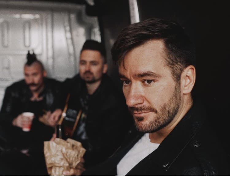 Rybičky 48 a Marek Ztracený predstavili spoločný singel Goodbye aj s videoklipom