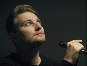 BuranoWski zverejnil podmanivú novinku Život. Stane sa jeho ďalším hitom? BuranoWski zverejnil podmanivú novinku Život. Stane sa jeho ďalším hitom?