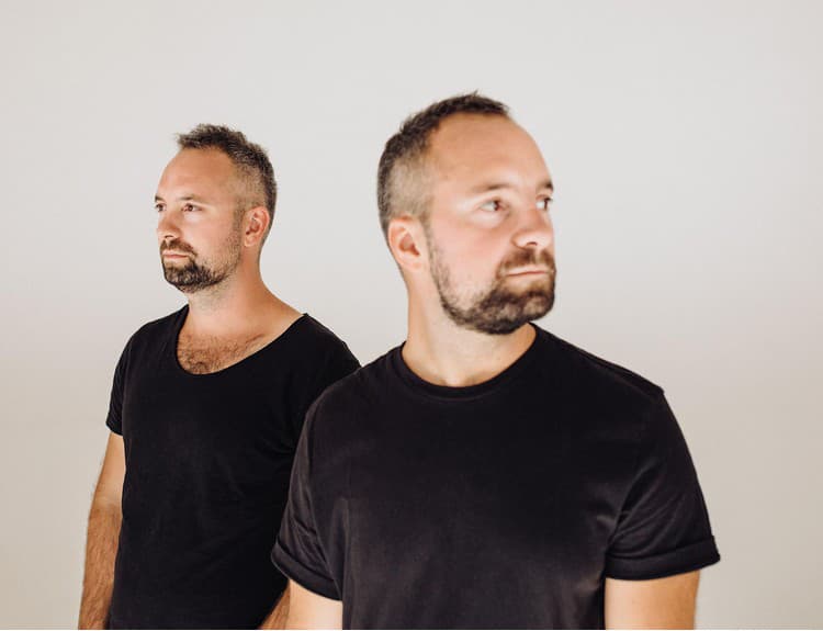 Českí Bratři s novým horským singlom Rise mieria na vrchol