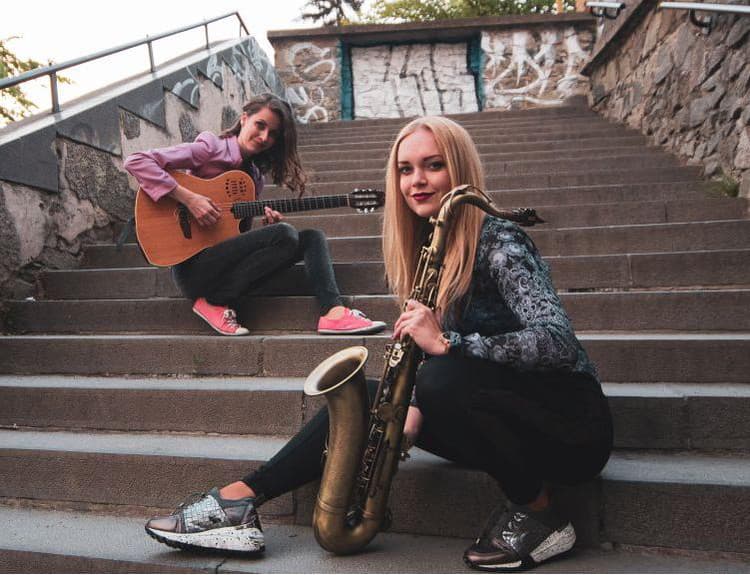 Duo Veronika Sax & Valeri prinášajú netradičnú kombináciu saxofónu a gitary