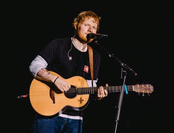 Ed Sheeran sa po roku vrátil s emotívnou skladbou Afterglow. Pozrite si videoklip