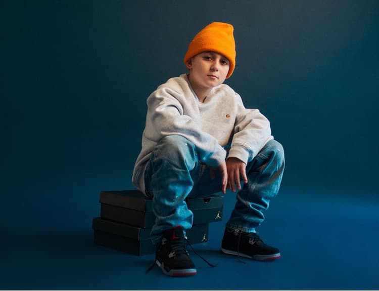 Fenomenálny 10-ročný talent Aron Hodek prichádza s debutovým videoklipom