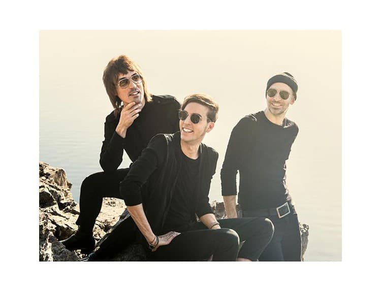 Trio Sunflower Caravan zverejnilo singel Wonder Why spolu s lyric videom