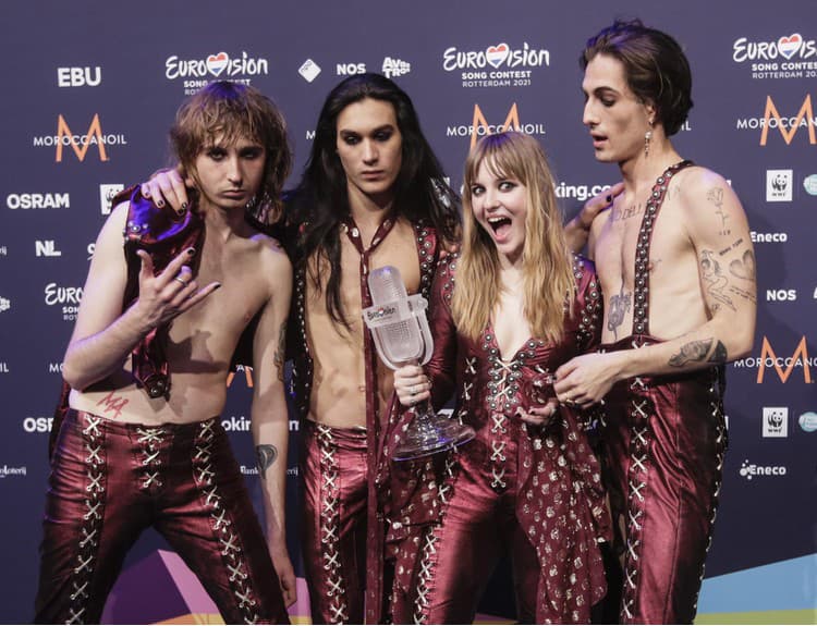 Rock'n'roll nikdy neumiera, zakričali si noví víťazi Eurovízie z Talianska