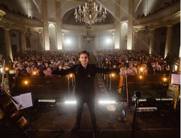 Huslista Filip Jančík sa vracia na koncertné pódiá! Bude jeho turné opäť vypredané?