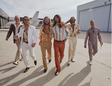Foo Fighters vydali album s covermi Bee Gees a live verziami vlastných skladieb