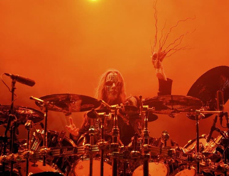 Zomrel bubeník Joey Jordison, zakladajúci člen kapely Slipknot