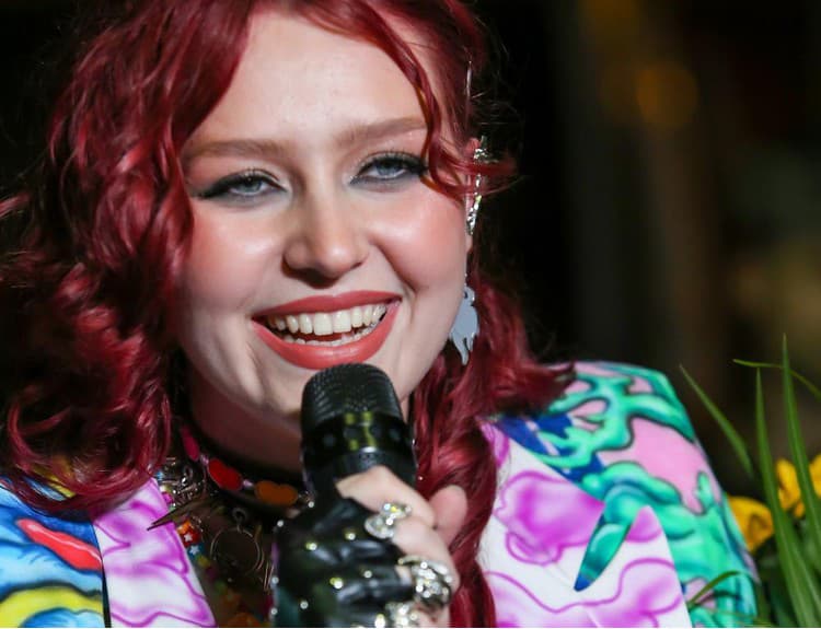 Slovenská speváčka Karin Ann získala cenu Žebřík. Stala sa objavom roka