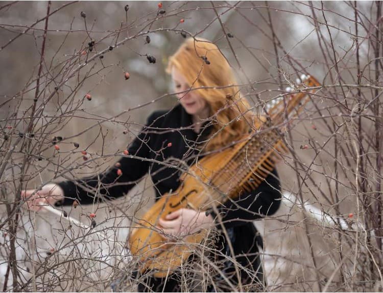 Debut Zimnice Kateřiny Göttlichovej mieša slovanské ľudovky a world music