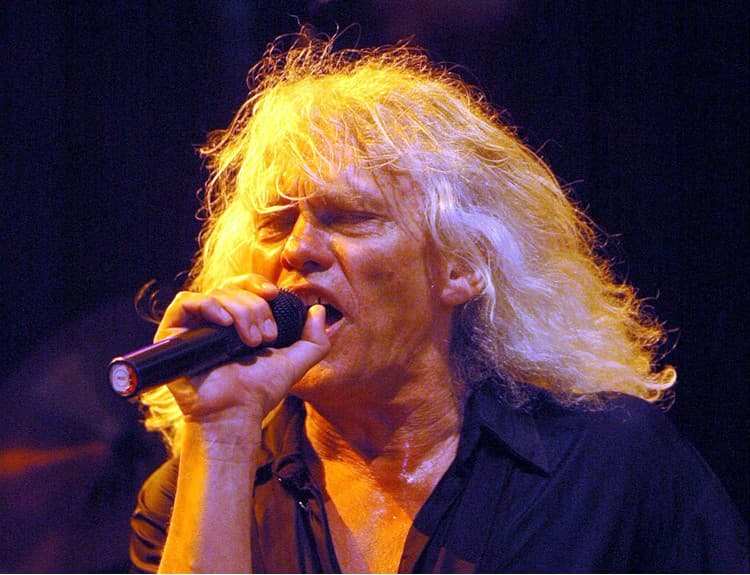 Zomrel János Kóbor, spevák a gitarista legendárnej maďarskej kapely Omega