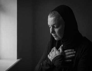 Sedemnásťročného syna speváčky Sinead O'Connor našli mŕtveho Sedemnásťročného syna speváčky Sinead O'Connor našli mŕtveho