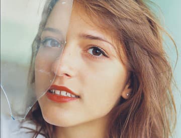 Nina Kohout dnes vydáva očakávané debutové EP Pandemonium Nina Kohout dnes vydáva očakávané debutové EP Pandemonium