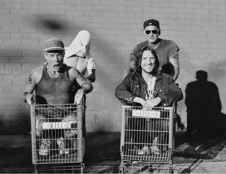 Red Hot Chili Peppers sú späť! V novom singli s Johnom Frusciantem znejú skvele