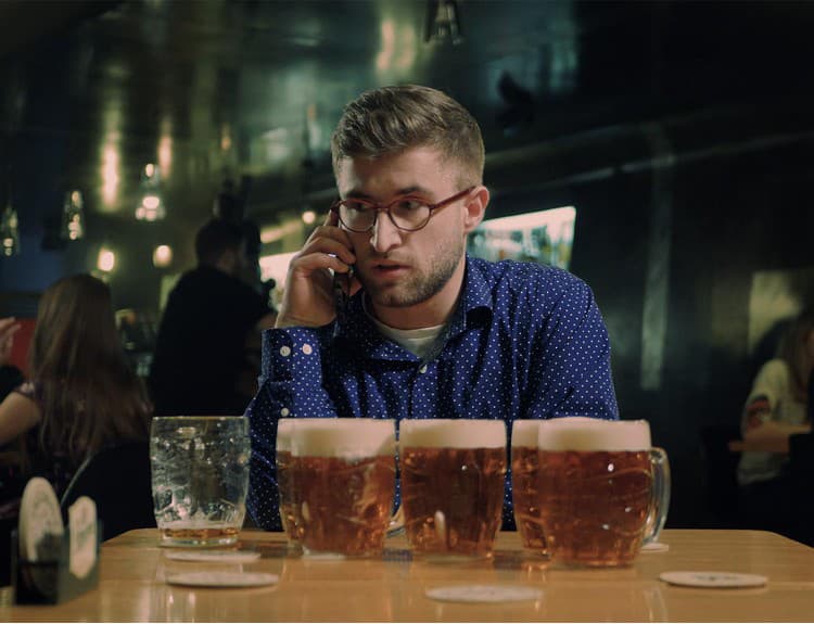 Michal Horák, videoklip Sedím v baru sám