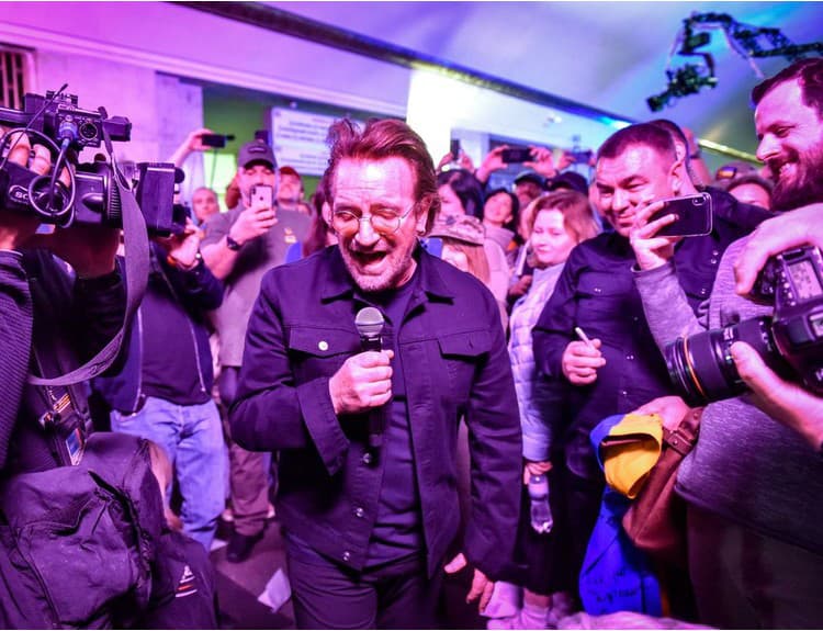 Bono z U2 v kyjevskom metre, 8.5.2022 