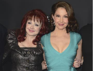 Naomi Judd a Ashley Judd, 2013 Naomi Judd a Ashley Judd, 2013