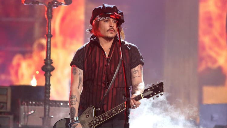 Johnny Depp vystúpil s kapelou Hollywood Vampires,