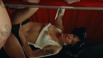 Halsey, video Safeword