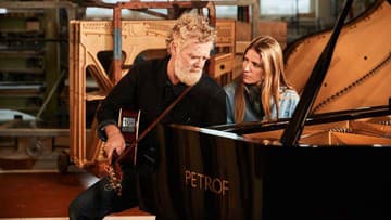Glen Hansard a Markéta Irglová, 2025