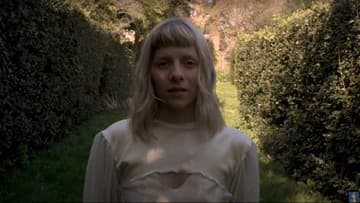 Aurora, video The Weight of Missing