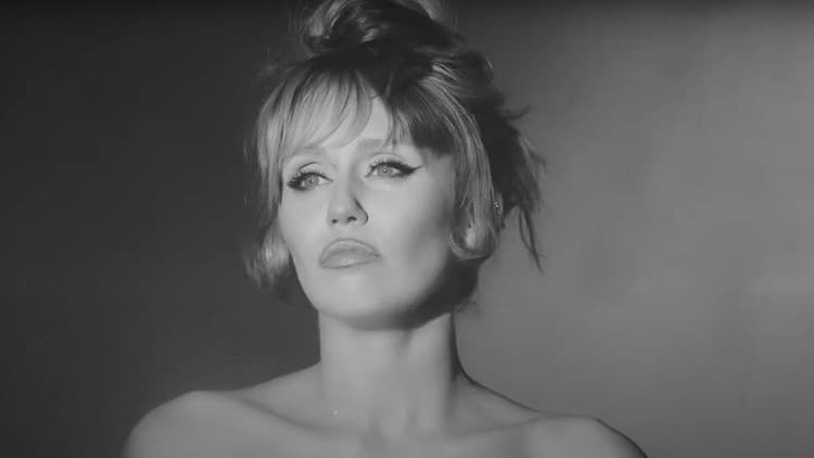 Miley Cyrus, video More to Lose