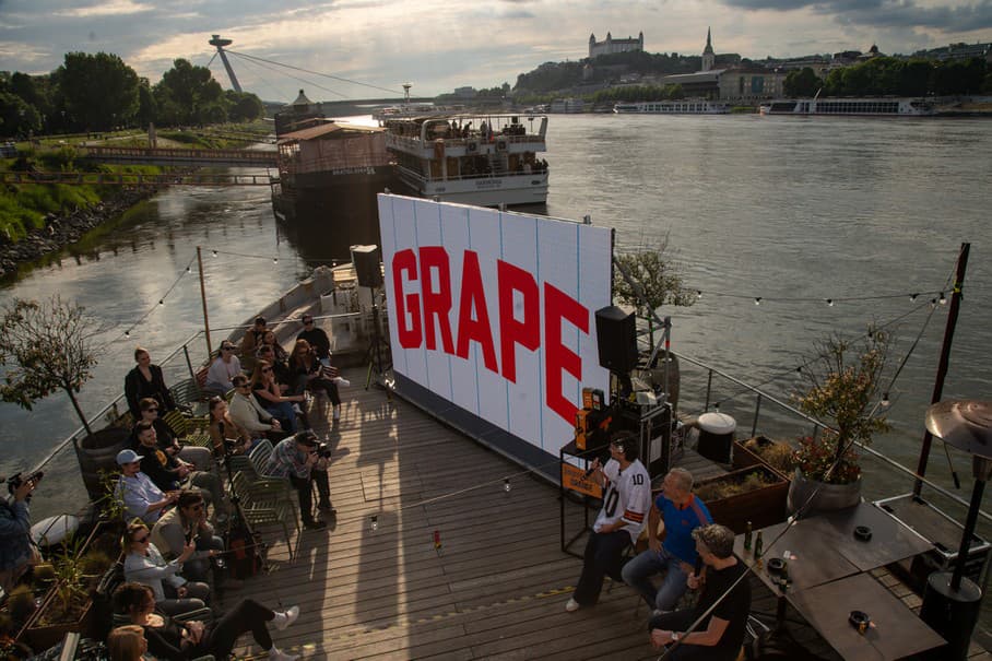 Grape na Dunaji, verejná tlačovka