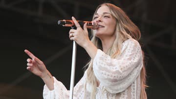 LeAnn Rimes počas koncertu vypadli zuby: "Ak ich chytíte, vráťte ich"