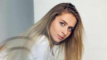 Namaľuj si ma očami – Veronika Stieranková predstavuje novú skladbu s videoklipom