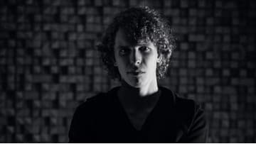 Robert Bruckmayer na novinke Vocalis spolupracoval so speváčkou Loire Cotler – hlasom zo soundtracku filmu Duna