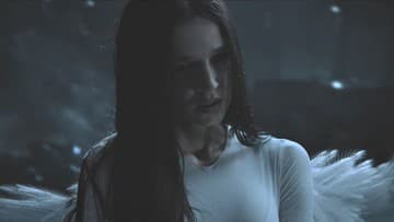 Poppy vydá v januári nový album. Ohlasuje ho singlom Bruised Sky