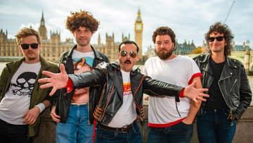 Queenshow oslavuje 50 rokov Bohemian Rhapsody vo veľkom štýle: britská premiéra, poľské turné aj koncerty na Slovensku