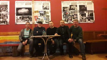 Spolupráca Petra Lipu a AMC Tria po dvoch dekádach vyústila do albumu Lipa spieva AMC Trio